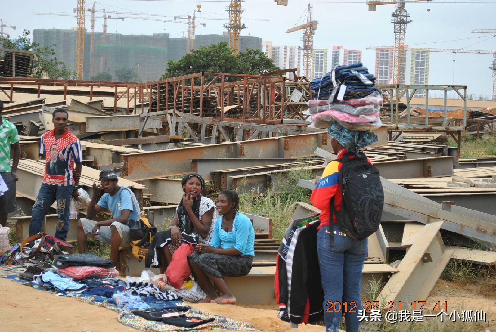 非洲安哥拉黑人买的短裤里有5块人民币我在非洲安哥拉的日子175