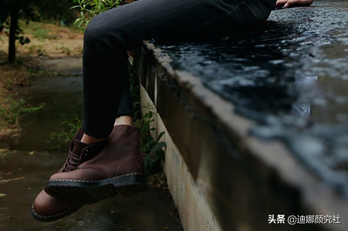 冬天保暖神器还能凹造型,冬季必备马丁靴潮流时尚百搭保暖
