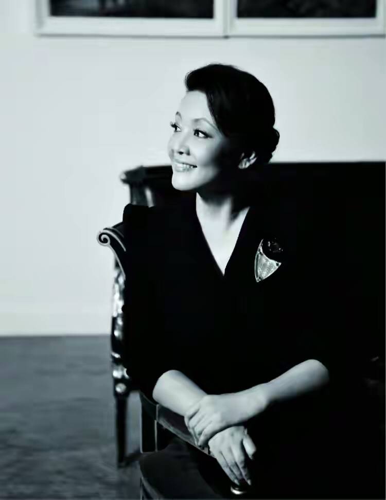 63岁北京女人，曾经开88家餐馆，身家过亿，却被资本踢出局，为啥