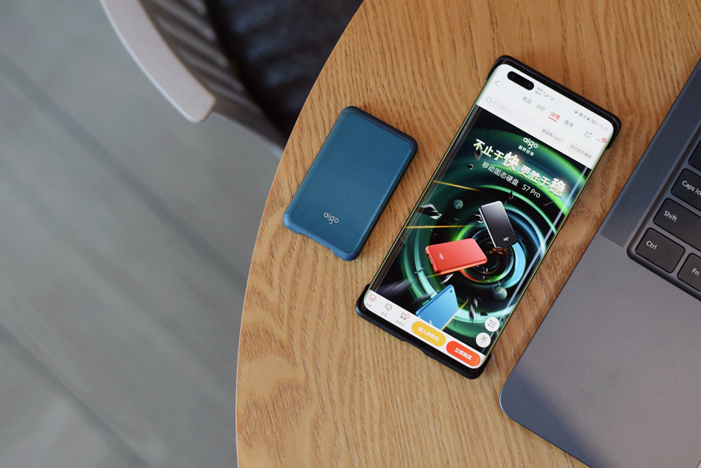 固态硬盘只有几kb,固态硬盘读取速度只有十几m