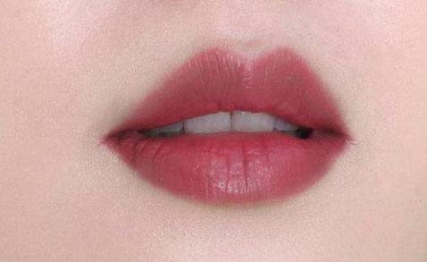 男明星天生“自带妆容”,白敬亭自带眼线,周震南全脸都让人羡慕