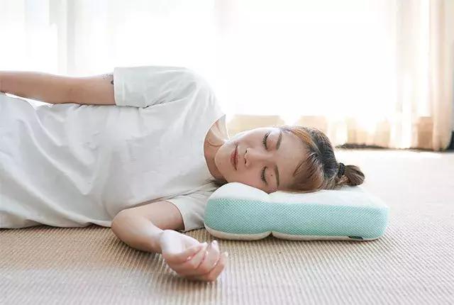 枕头用什么高度比较健康,枕头一定要选合适自己的
