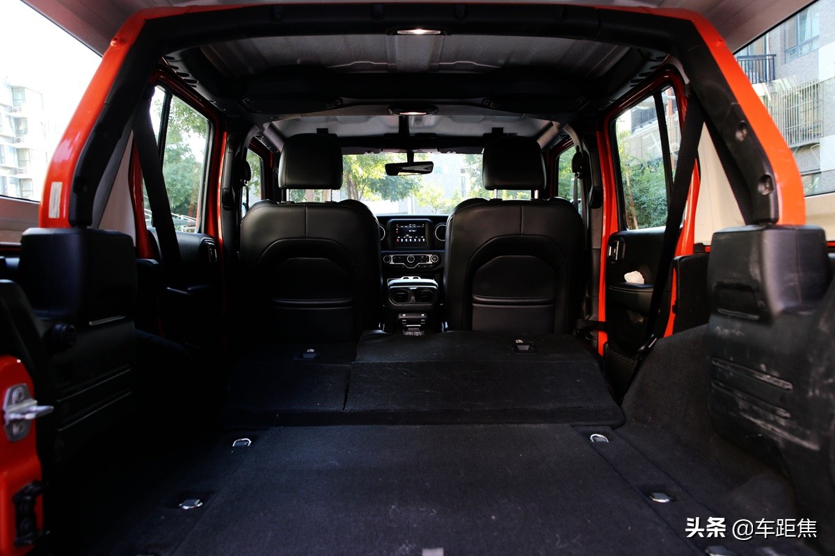 牧马人沉浸式体验白色内饰,体验牧马人卢比肯