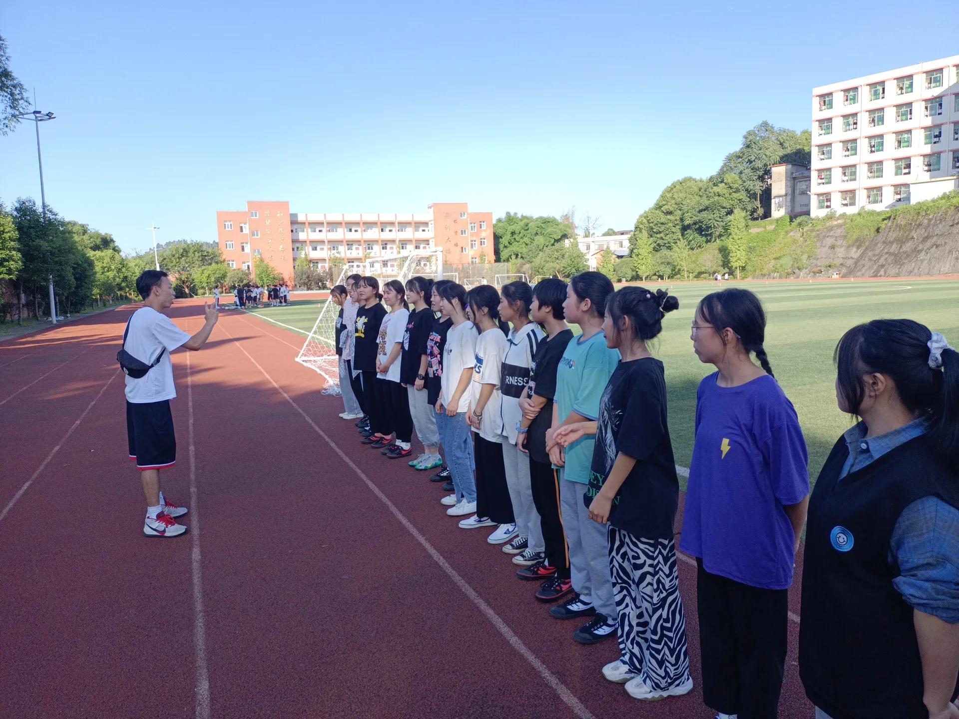 宜宾市高场职中学校视频,宜宾高场职校