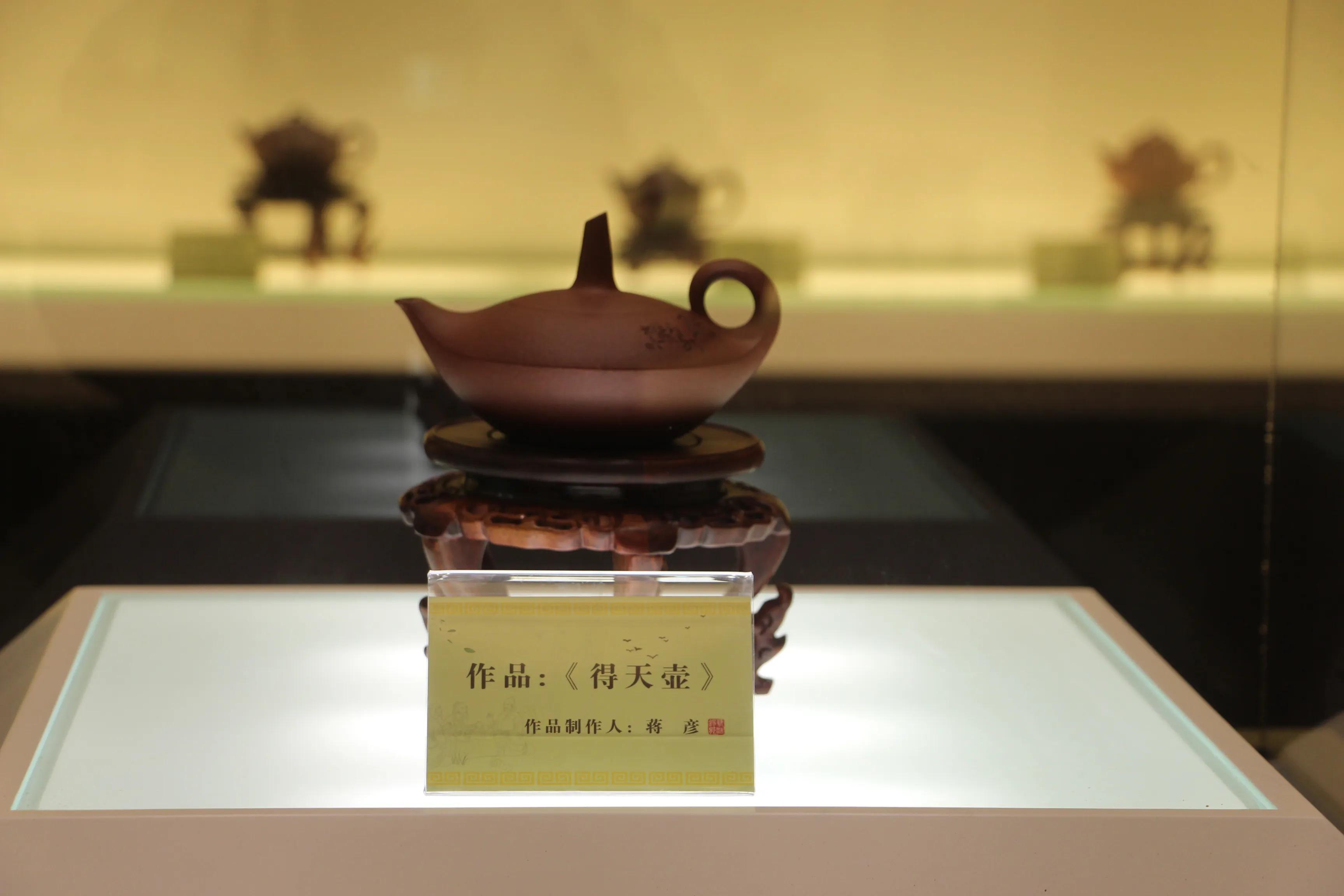 享受阳光-醉爱收藏文化的著名企业家许末兴