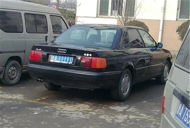 偶遇最牛军车牌照,面包车最牛车牌