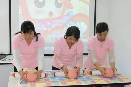 孩子只找保姆让妈妈走开怎么办,孩子只认姥姥哄睡不认妈妈怎么办