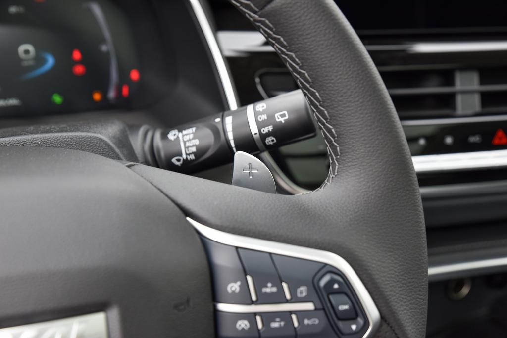 哈弗h6国潮版前脸进气格栅,哈弗h6前脸蜂窝状是哪个版本