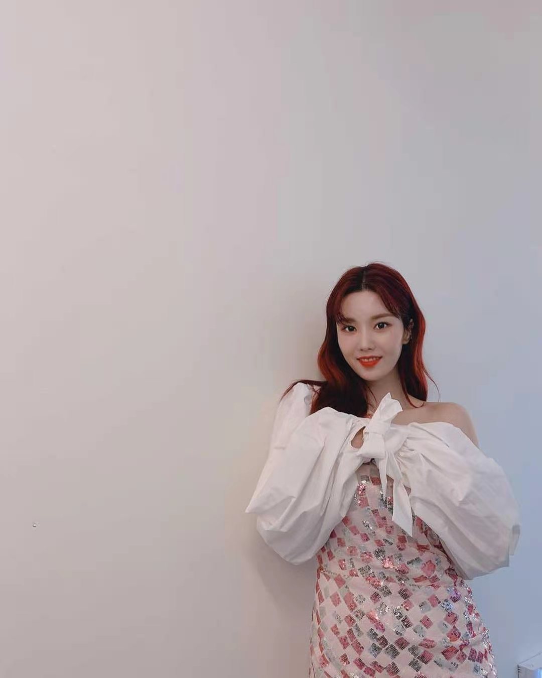 权恩妃蓝色的衣服动图,权恩妃蓝色裙子