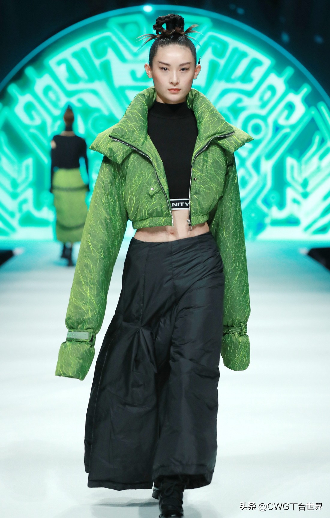 亦帛时尚羽绒服是品牌吗,亦帛时尚2021冬羽绒服发布会