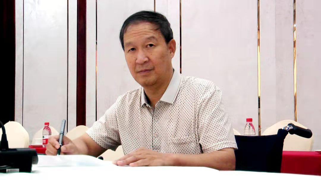 身残志坚的大写人生——记北京奥运会、全国十四运火炬手、著名作家贺绪林