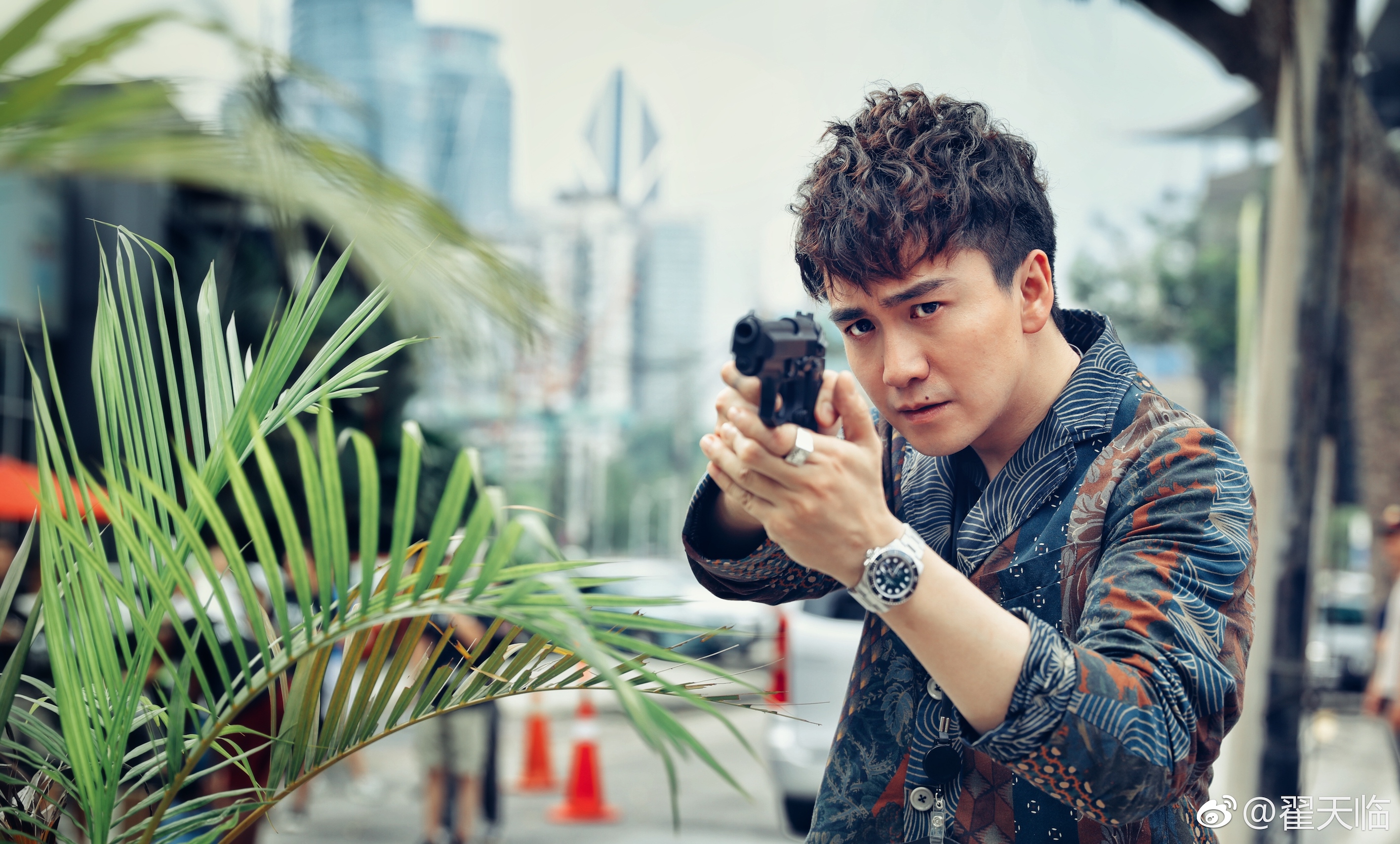 劳力士黑钢迪通拿多少g,翟天临带的表