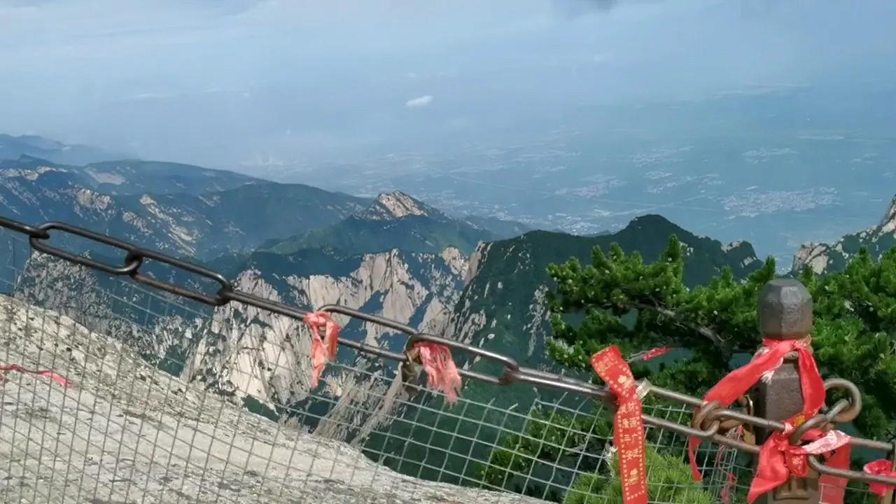 爬华山几小时能登顶,首次登顶华山之巅