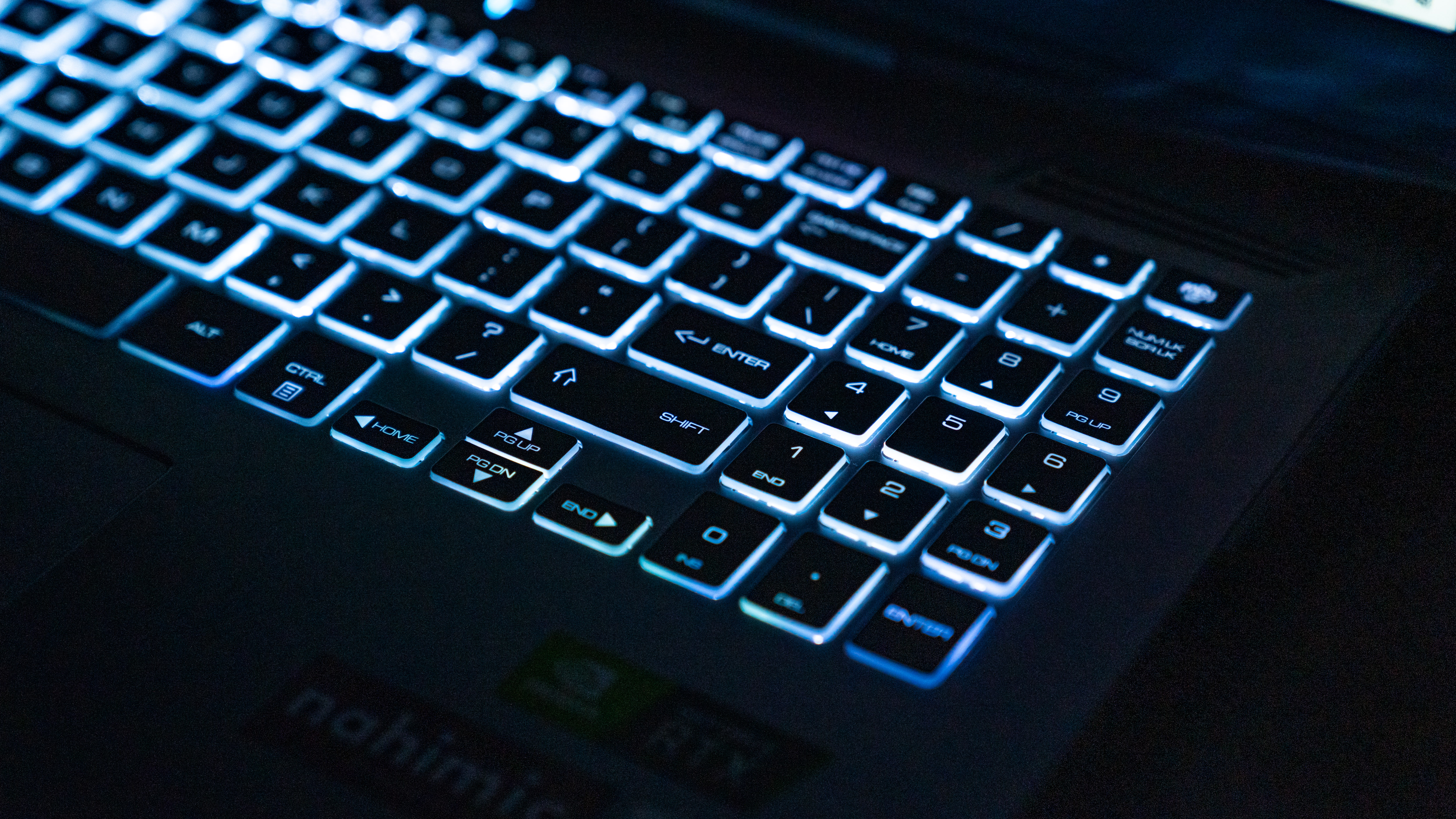 雷神911pro高端笔记本,雷神911pro可以玩的游戏