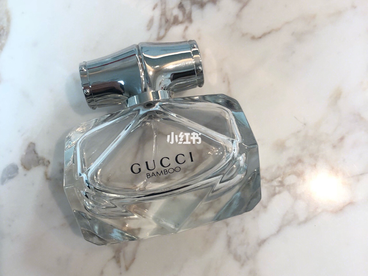 给女生买哪种香水最好,适合男人的香水味道推荐