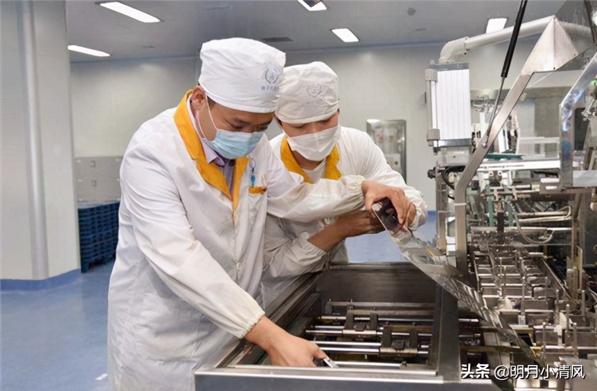 他是民企“药王”,一年卖800亿,工厂修得像故宫却坚持不上市