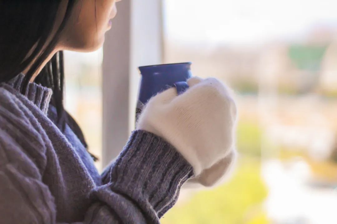 别让别人毁了我们的爱情,多少爱情毁在了口是心非