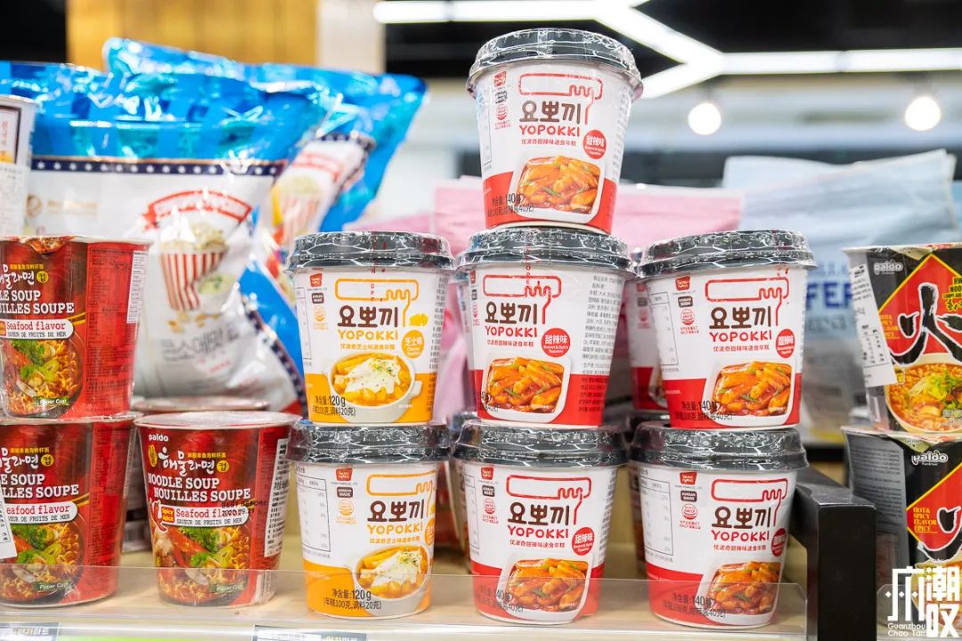 从韩国回来在超市买东西,从韩国进口商品