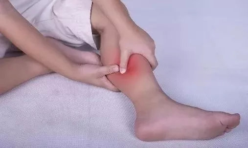 我静脉曲张最近老是疼怎么办,我静脉曲张了应该怎么治疗