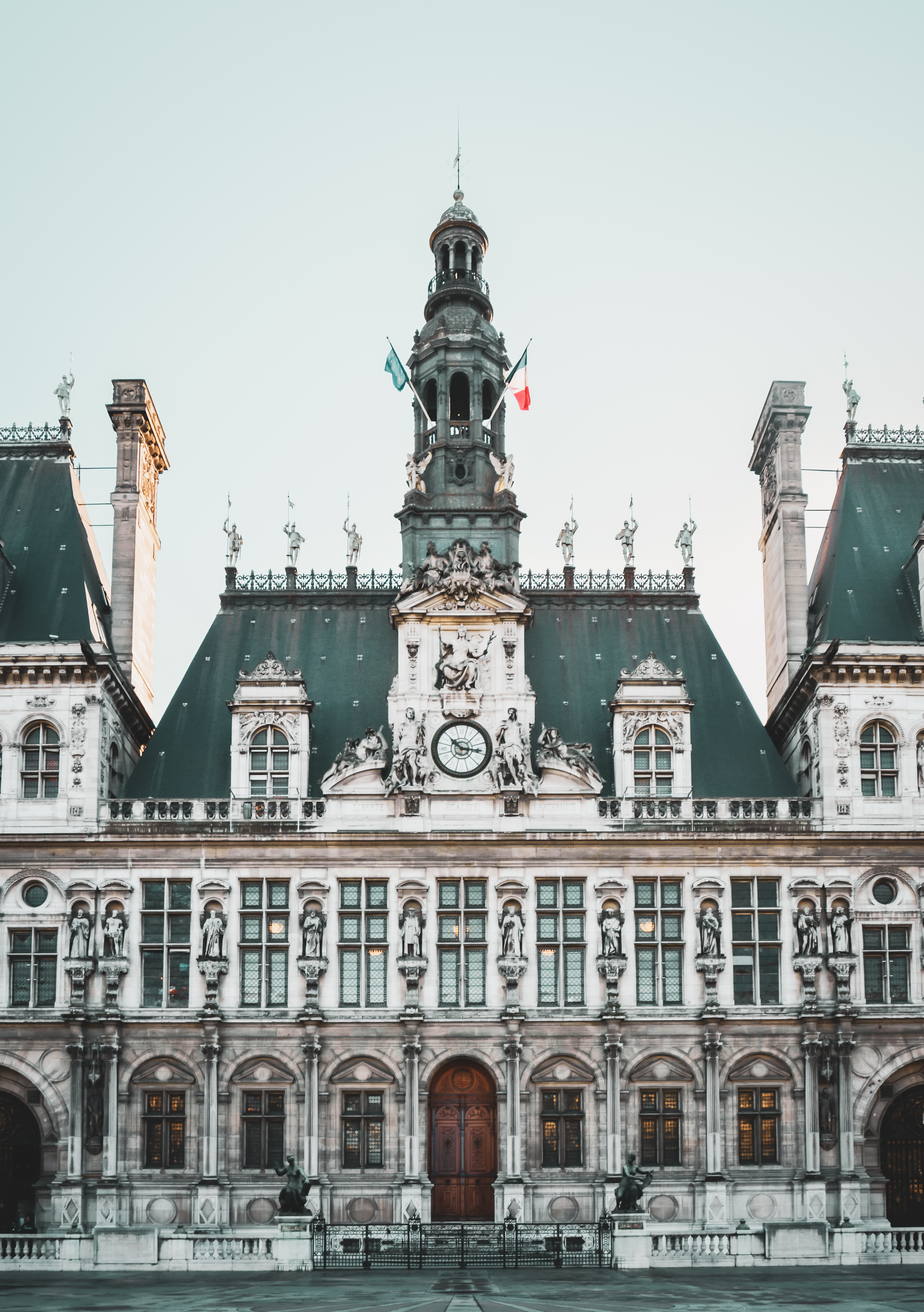 关于乳房的知识和方法,正确的含乳方式科普