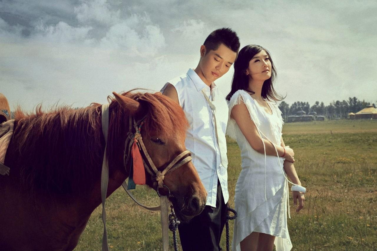 从当初的一票难求，到现在的商演无人识，凤凰传奇经历了什么？