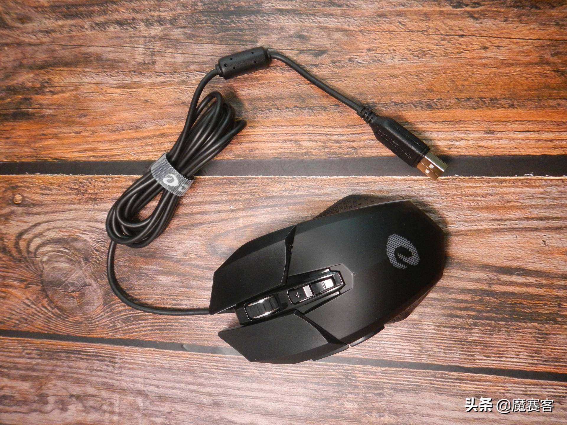 达尔优牧马人鼠标em905,达尔优em915kbs和罗技g502哪个好