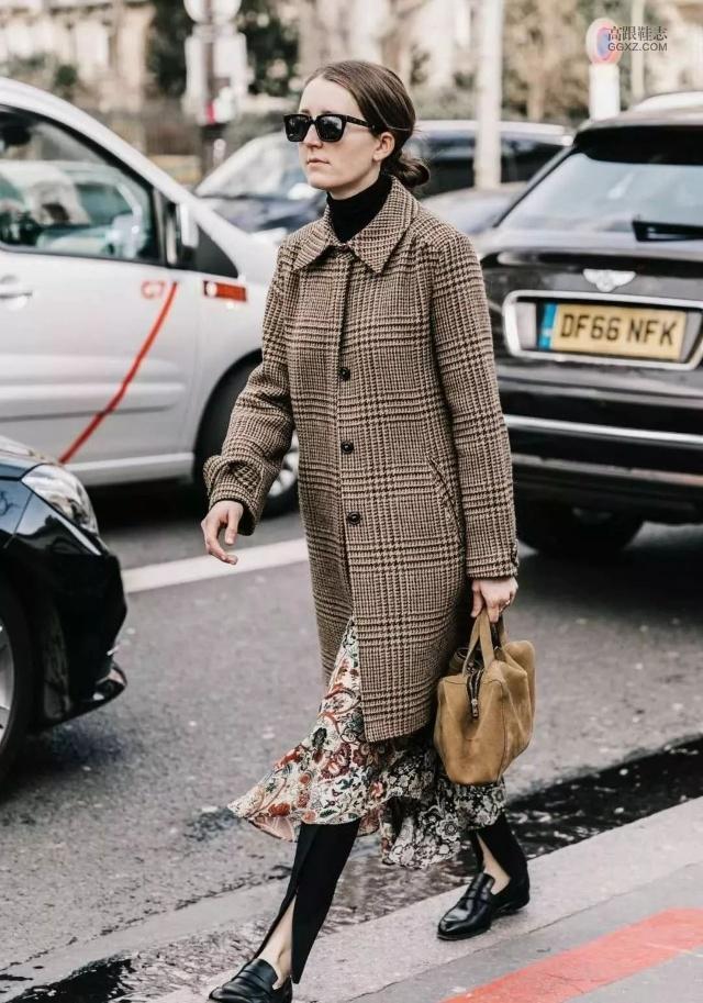 格子大衣的穿搭秘诀深色,格子大衣怎么穿比较潮