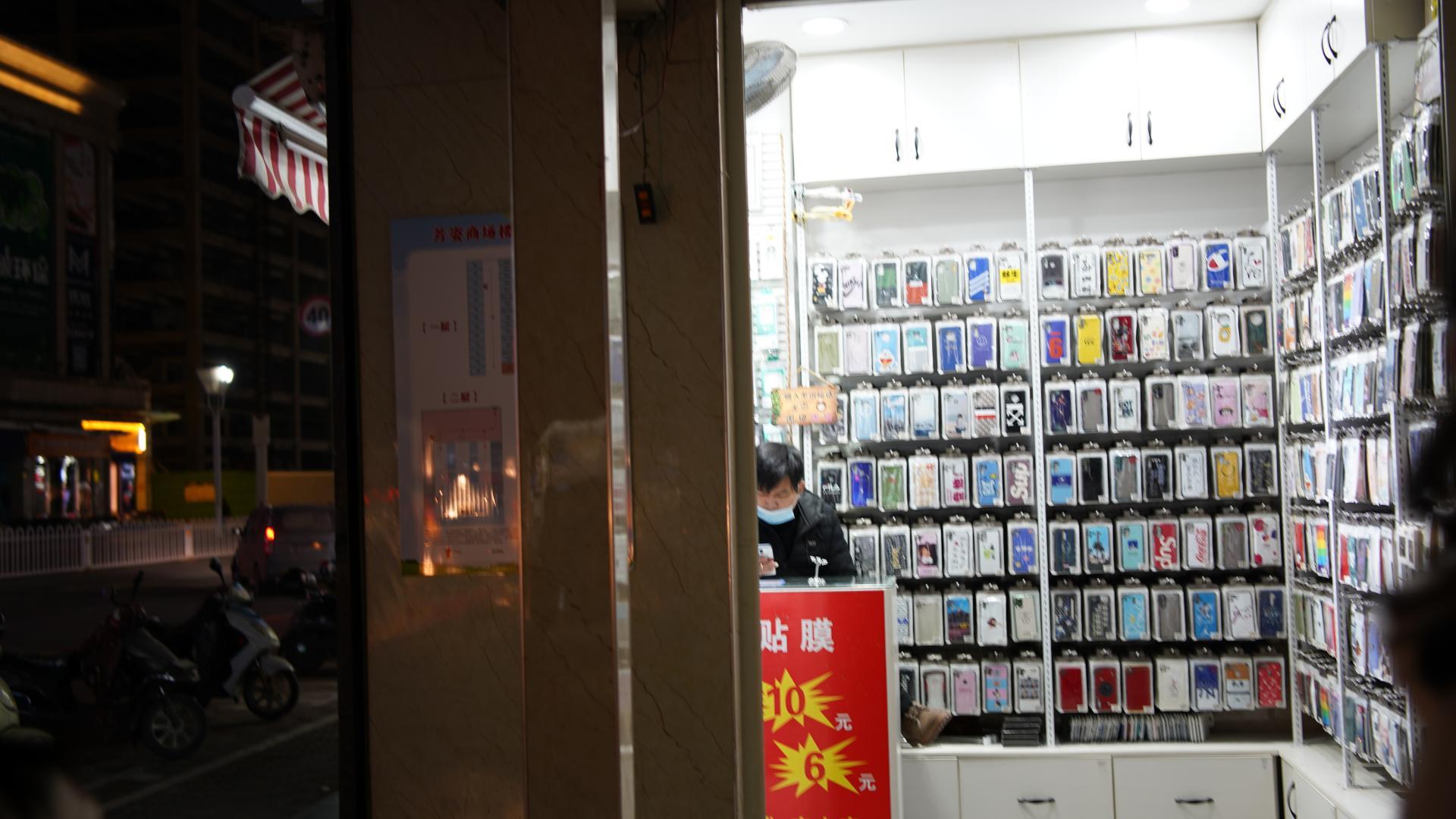 永诺yn35mmf2标准定焦镜头测评,永诺35mmf2和适马35f2对比