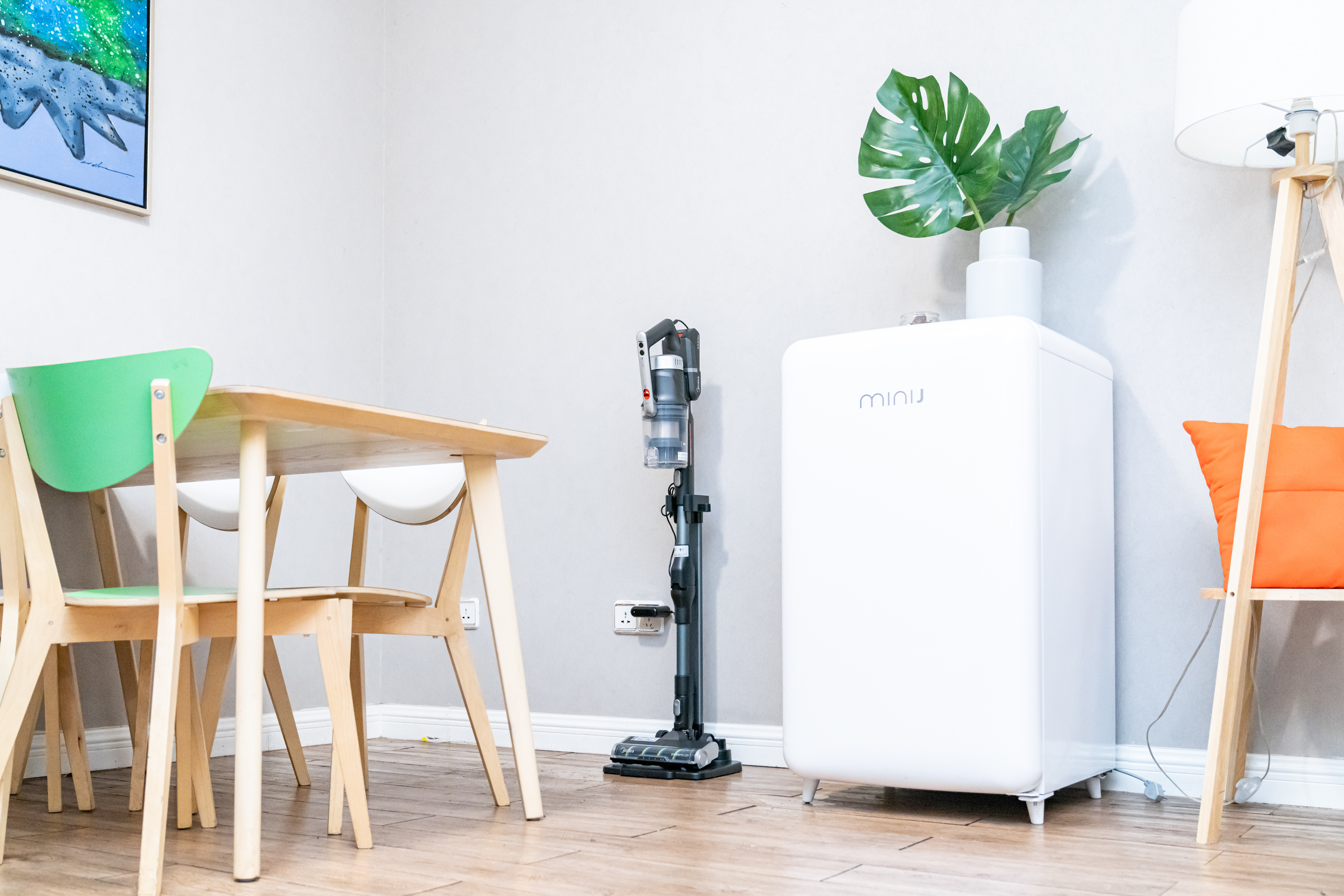 吸尘器强力清洁全家,家用无线吸尘器全屋一机更高效