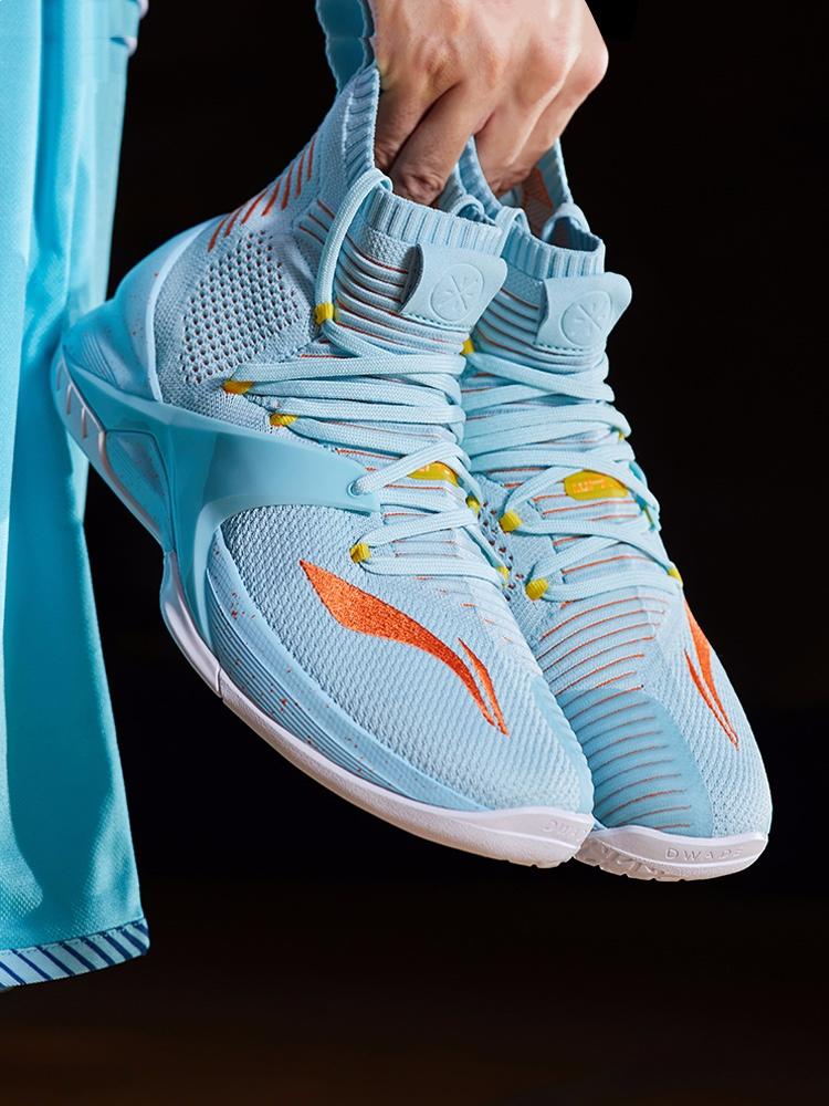 李宁跟安踏哪一个更值得入手,李宁安踏新款