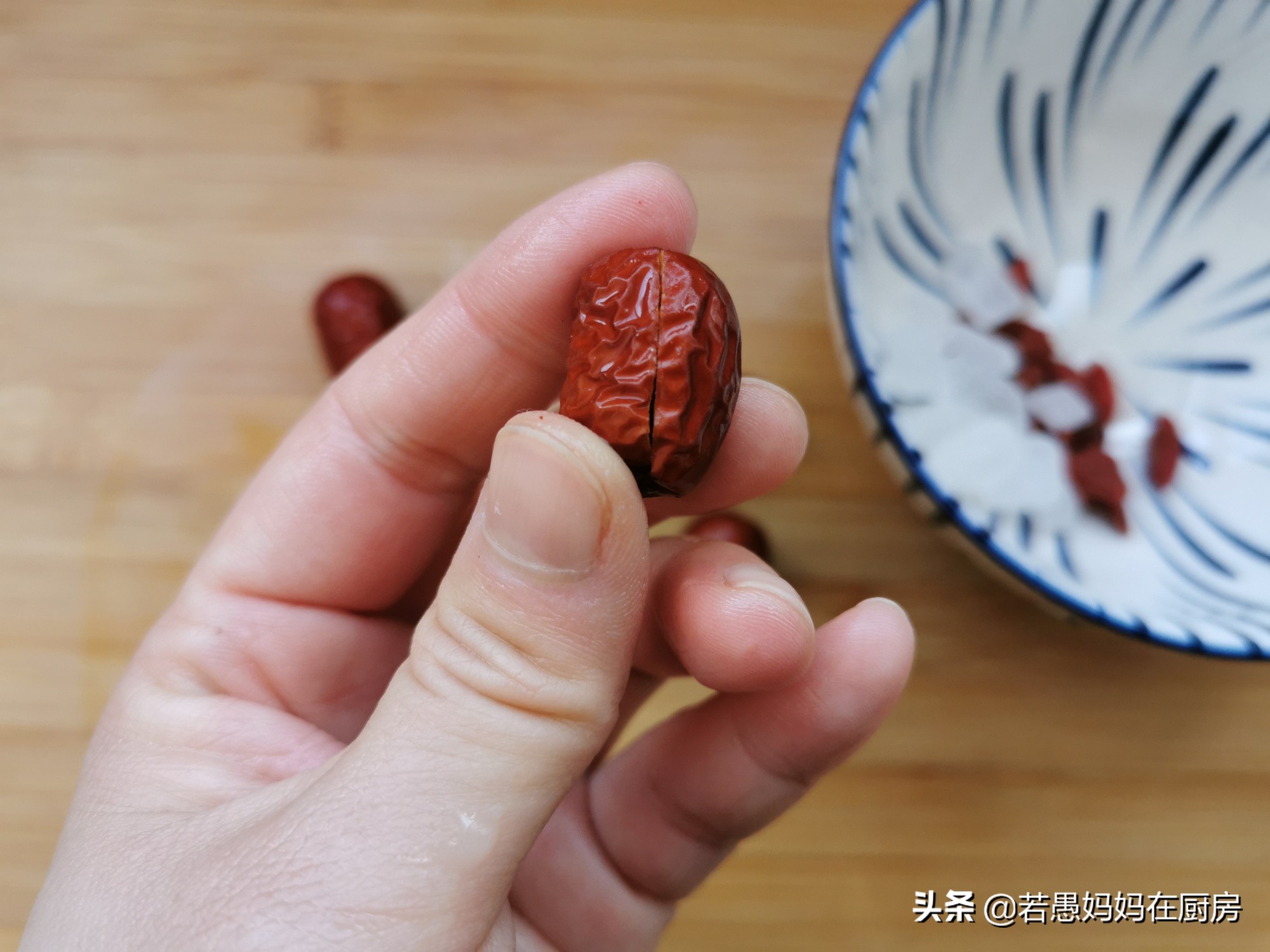 煮银耳汤最快的方法,煮银耳汤怎么煮才会粘稠