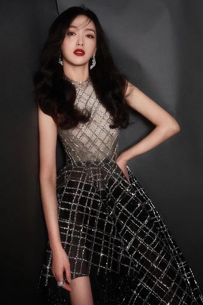 杨超越朦胧感,杨超越小鹿眼