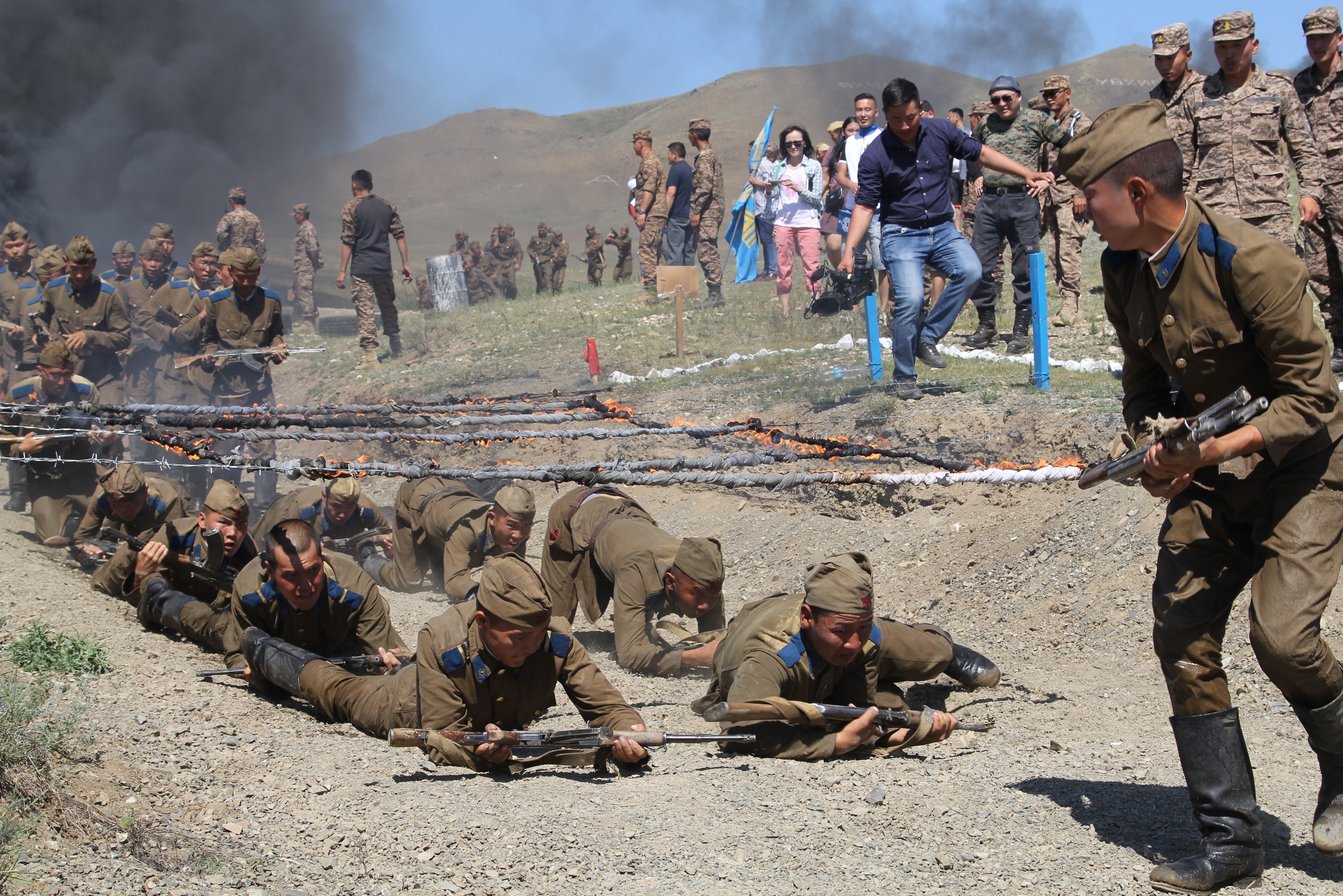 蒙古人民军视频,蒙古人民军的军服