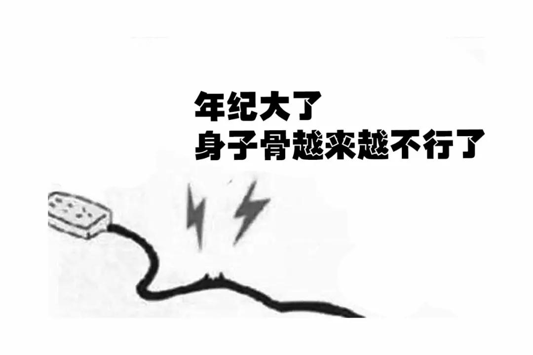 巴黎圣母院两个塔坍塌,一场大火毁了巴黎圣母院