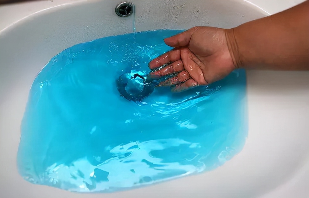 蓝泡泡洁厕剂对水质危害,用蓝色洁厕的危害在哪