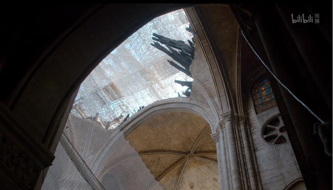 被大火烧毁的法国建筑,法国地标建筑着火