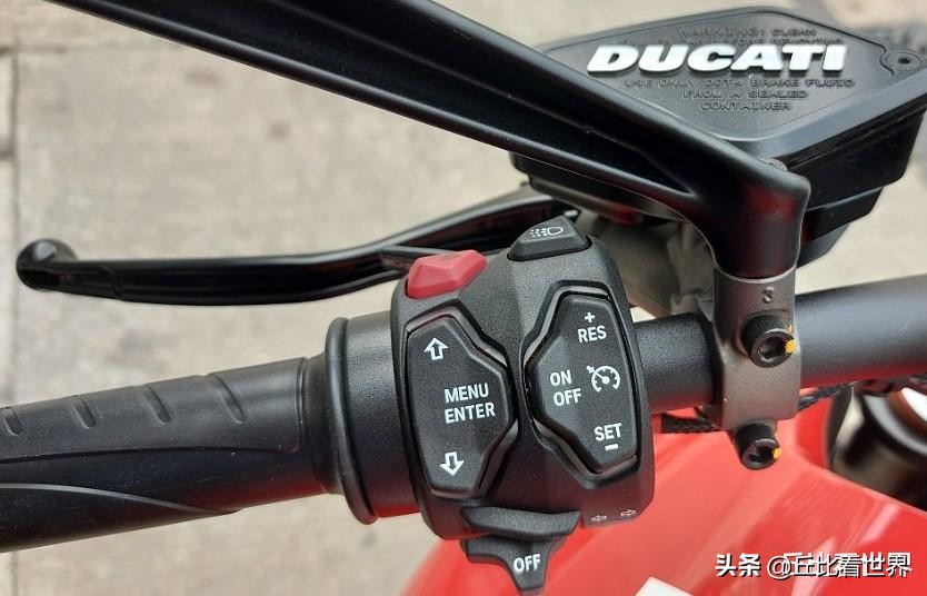 杜卡迪红魔鬼2020款,杜卡迪大魔鬼1260s红魔