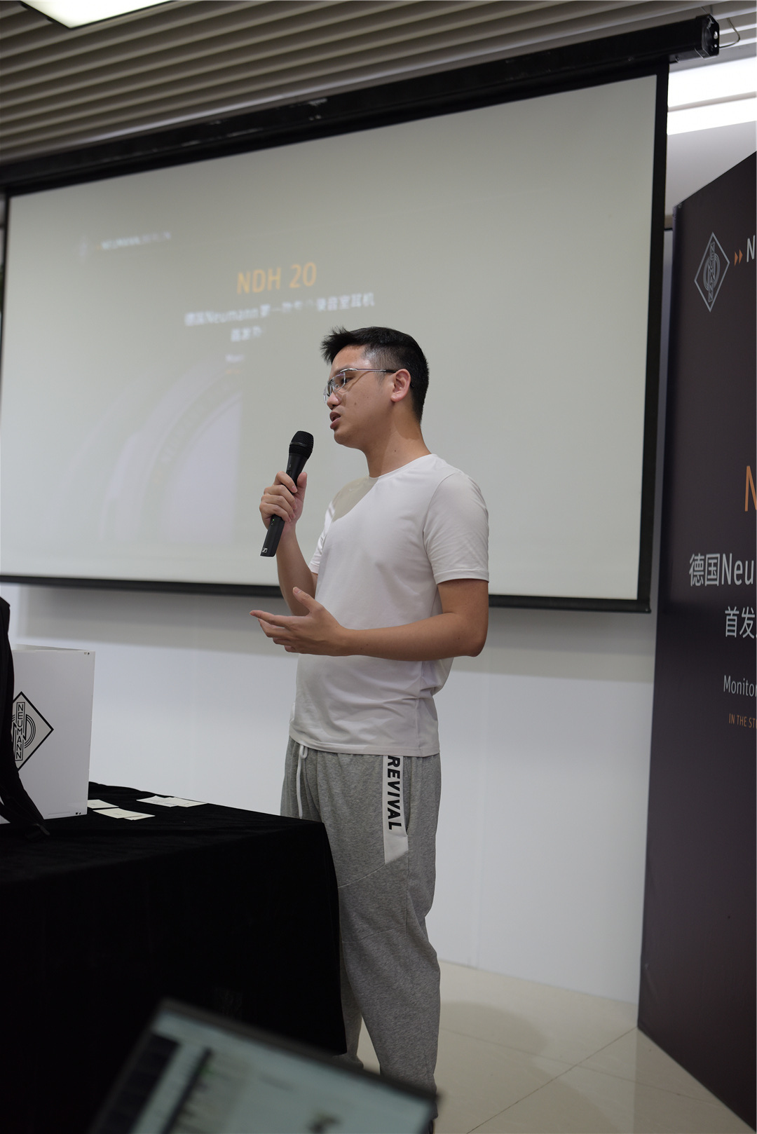 一机实现HiFi、监听和便携性，说说天域联达NeumannNDH20试听会