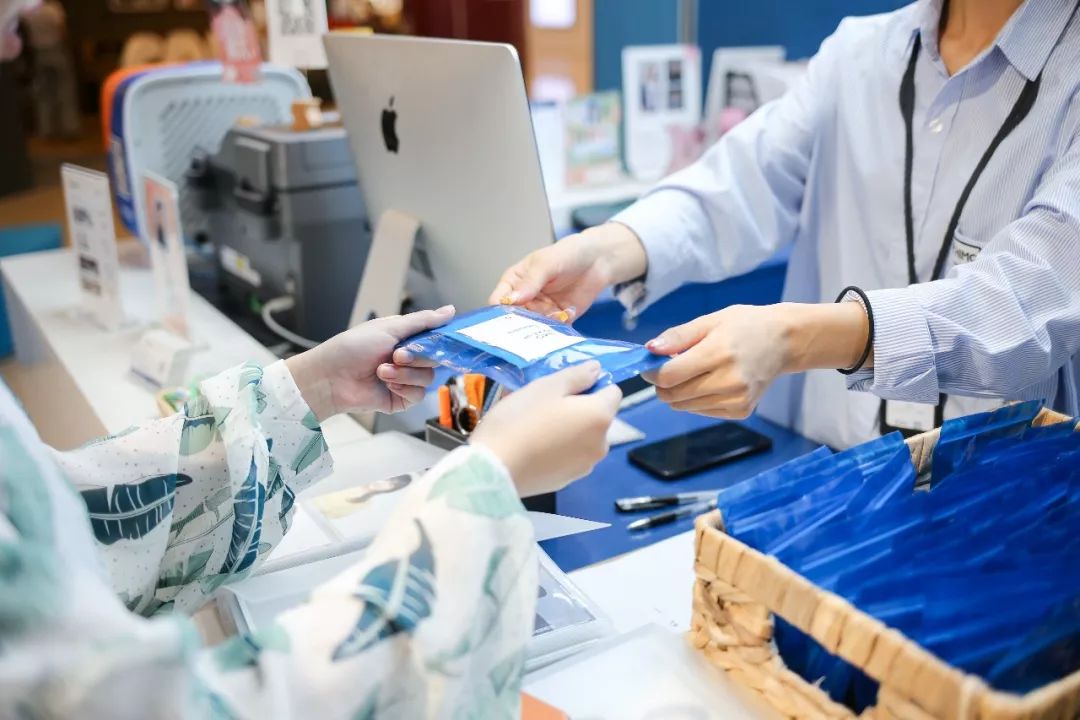 这是一条点开就能「笑着过七夕」的推送