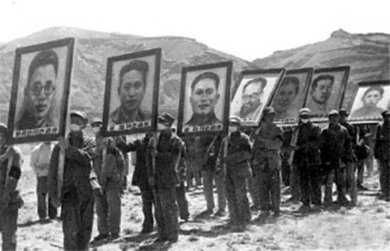 1946年叶挺魂断黑茶山，空难真相是何？周恩来：肯定有人做了手脚