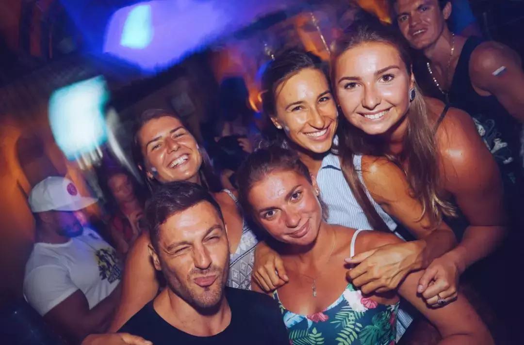 海南最嗨氛围夜店,海南酒吧夜店推荐
