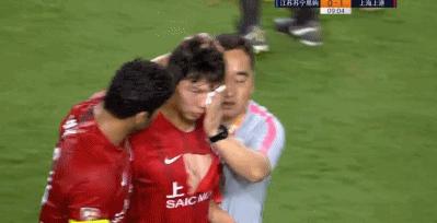 上港于海红牌逃过一劫,上港逃过一劫保利尼奥