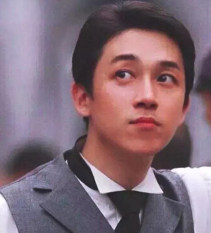 潘粤明再续经典新剧引发网友热议,沉寂多年潘粤明中年逆袭