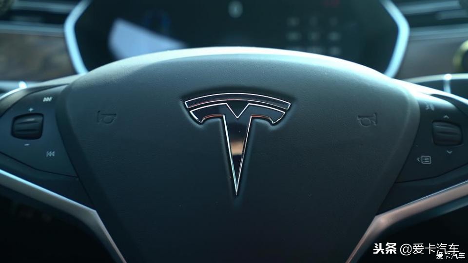 老款特斯拉modelsp100d续航,第一次买车特斯拉