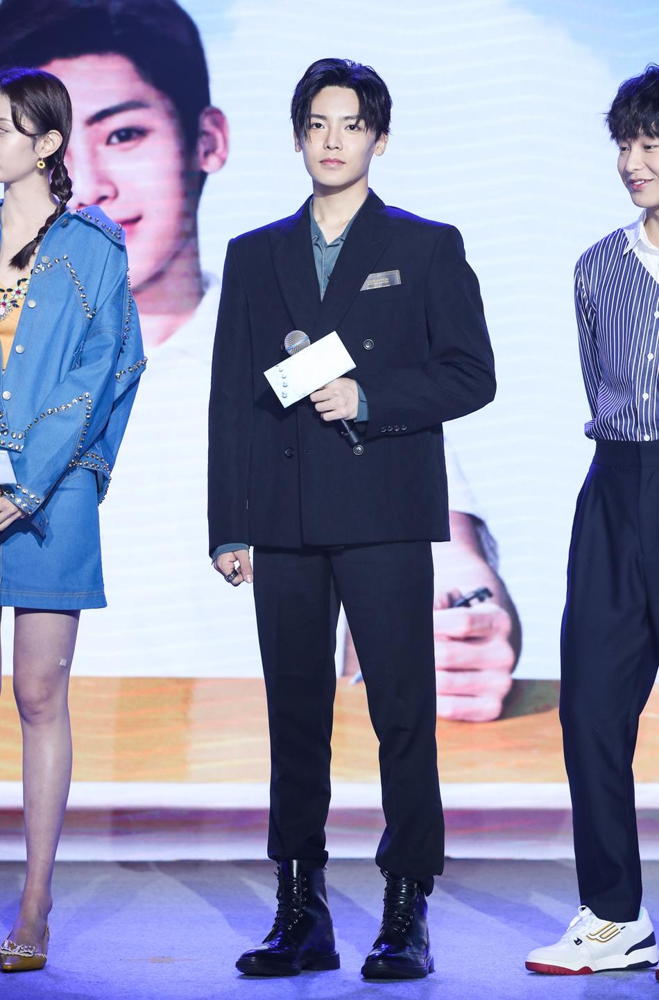 侯明昊彭昱畅回到过去拥抱你,侯明昊彭昱畅最新电影