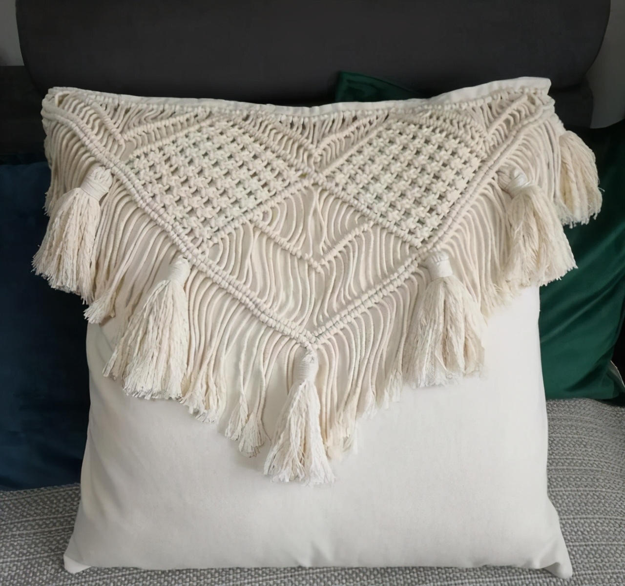 家里旧抱枕，用绳子编个枕套，让你一抱上，就不想放下来！附教程