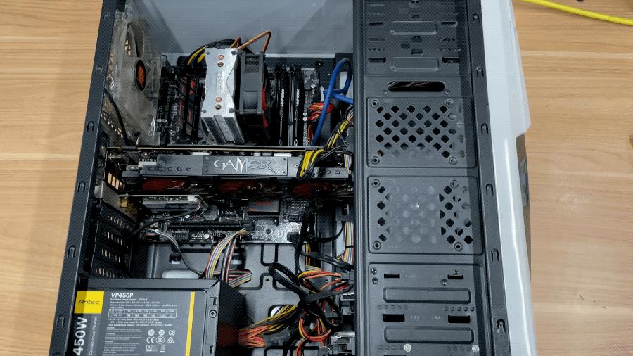 电脑卡顿用什么清理软件好,电脑玩着卡顿除了清灰还需要什么