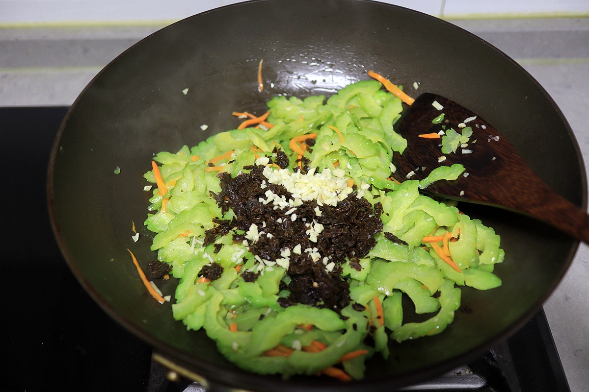 苦瓜的做法大全简单又好吃,苦瓜的家常做法简单好吃