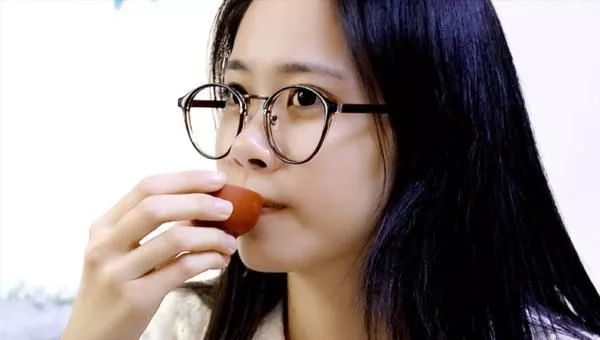 大姨妈来了不能喝什么跟吃什么,大姨妈来了不能喝什么呢