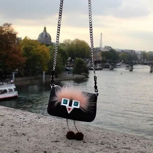 包慌？看宇宙博主们疯狂背什么